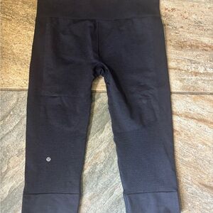 lululemon athletica grey crop Leggings